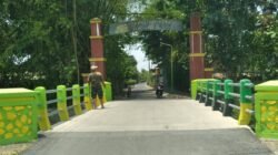 Sugiono SE. MM. Kades Desa Gempol Klutuk Tarik Cek Pemeliharaan Jembatan Penghubung Dua Desa