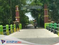 Sugiono SE. MM. Kades Desa Gempol Klutuk Tarik Cek Pemeliharaan Jembatan Penghubung Dua Desa